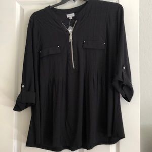 Avenue black zipper top with pockets 22/24